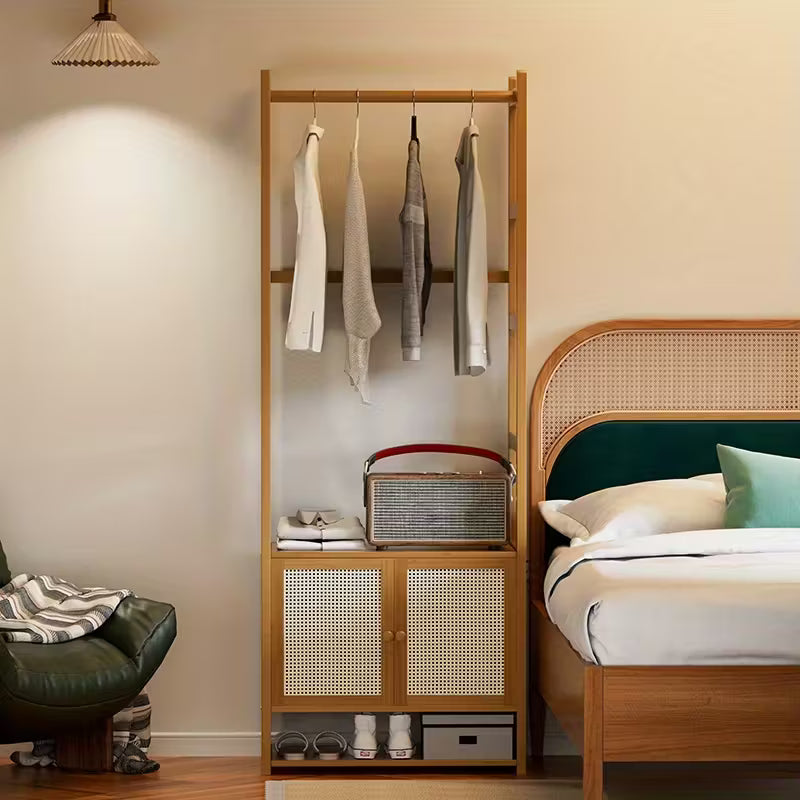 Noptiera inalta cu aspect de lemn si ratan